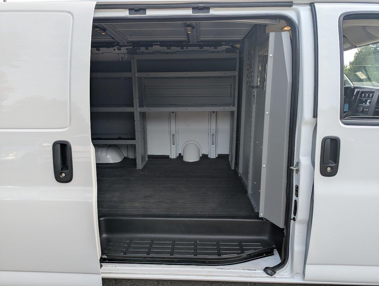 2022 Chevrolet Express Cargo Van RWD 2500 135