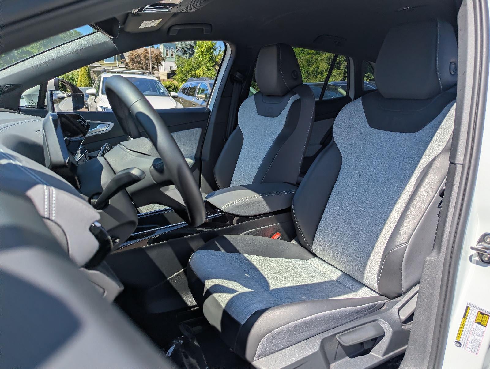 2023 Volkswagen ID.4 Pro