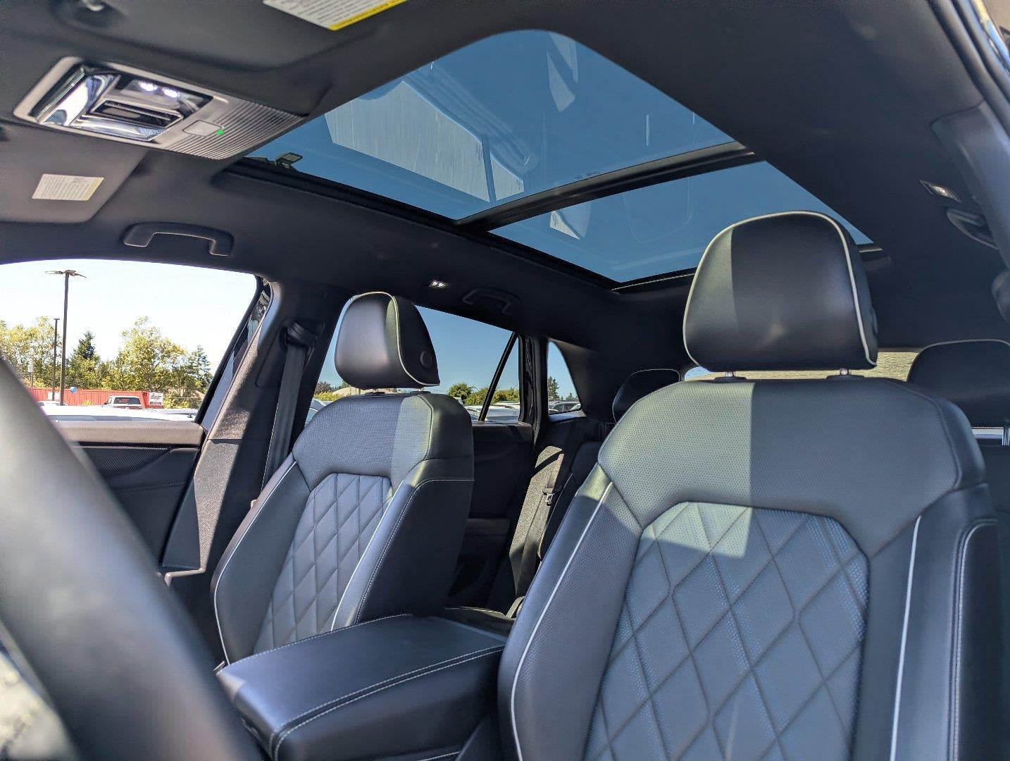 2024 Volkswagen Atlas Cross Sport 2.0T SEL Premium R-Line