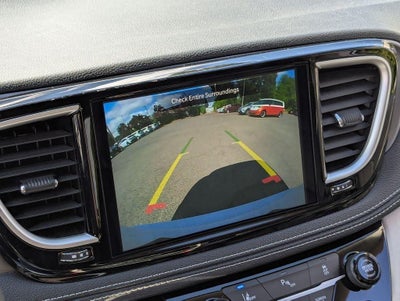 2023 Chrysler Pacifica Hybrid Touring L