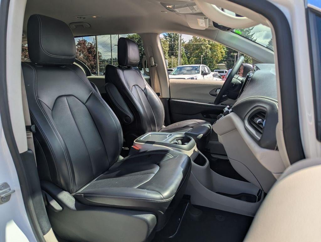 2023 Chrysler Pacifica Hybrid Touring L