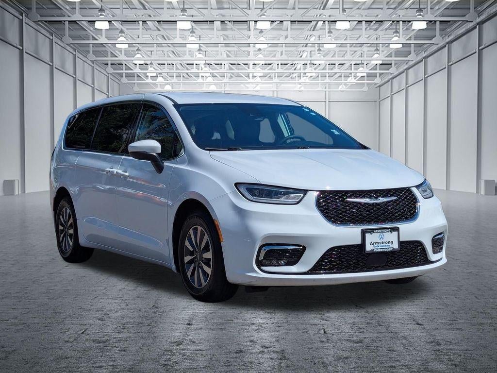 2023 Chrysler Pacifica Hybrid Touring L