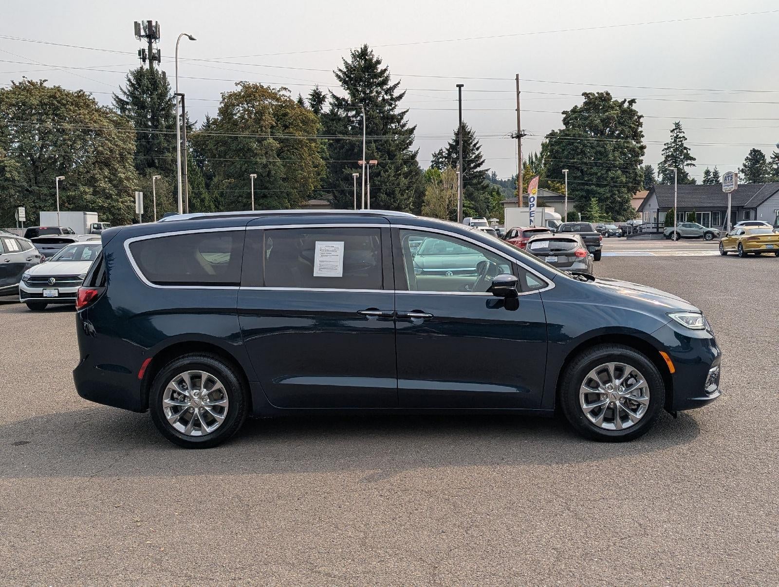 2021 Chrysler Pacifica Touring L