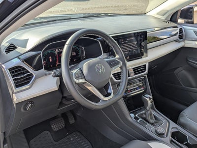 2025 Volkswagen Taos SEL 4MOTION