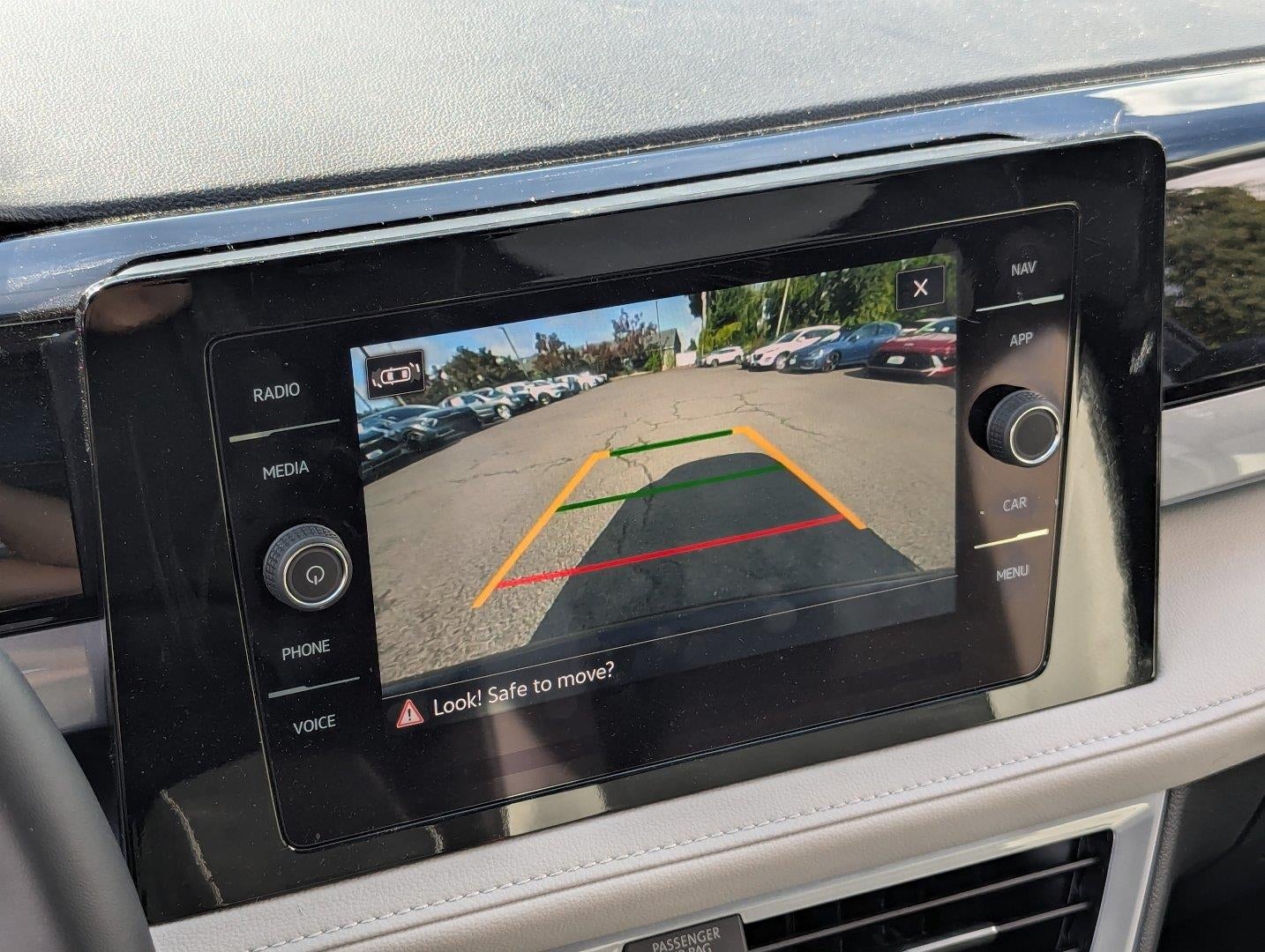 2025 Volkswagen Taos SEL 4MOTION