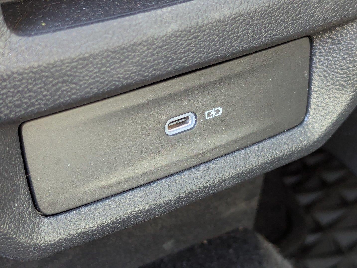 2025 Volkswagen Taos SEL 4MOTION