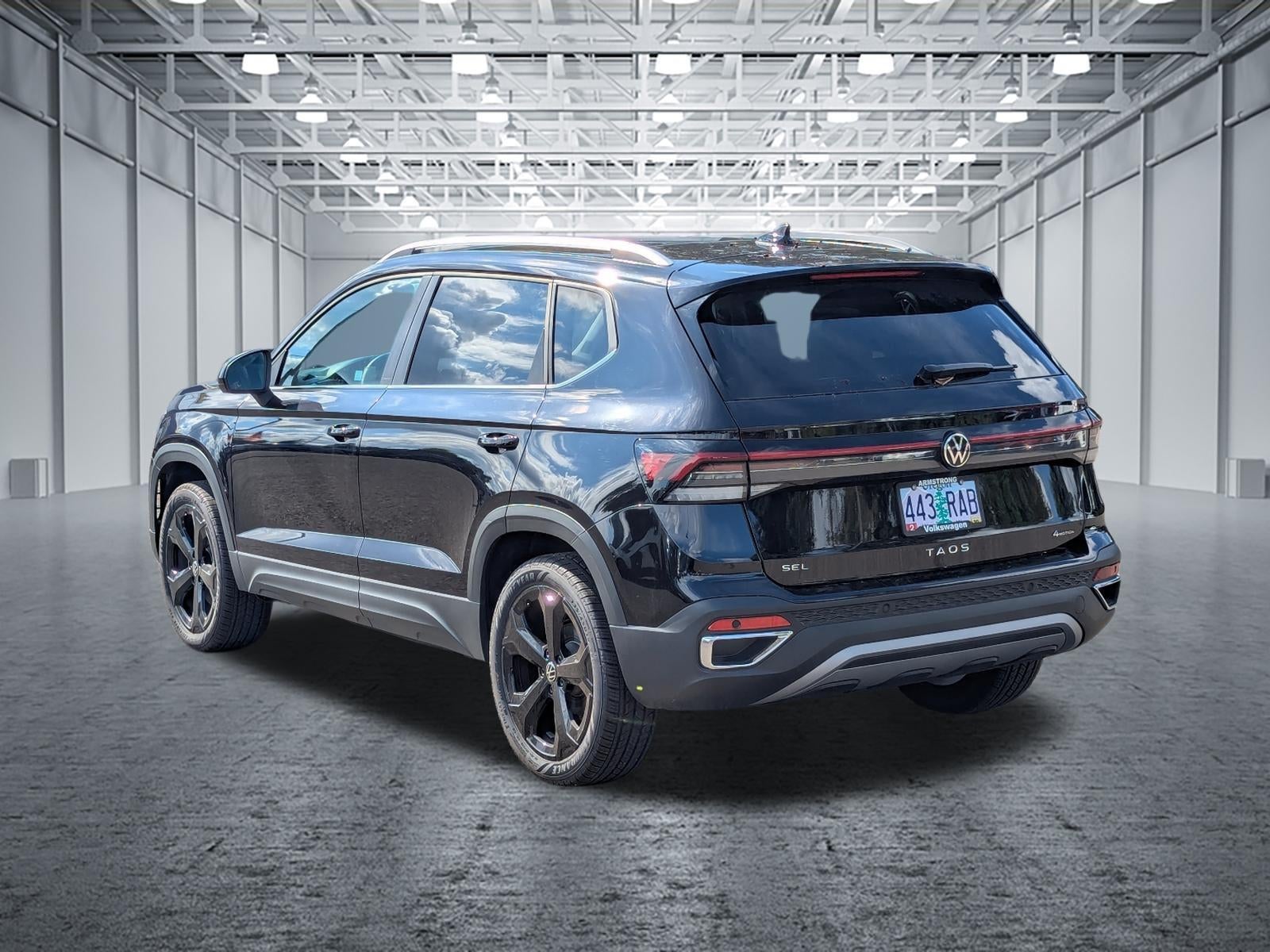 2025 Volkswagen Taos SEL 4MOTION