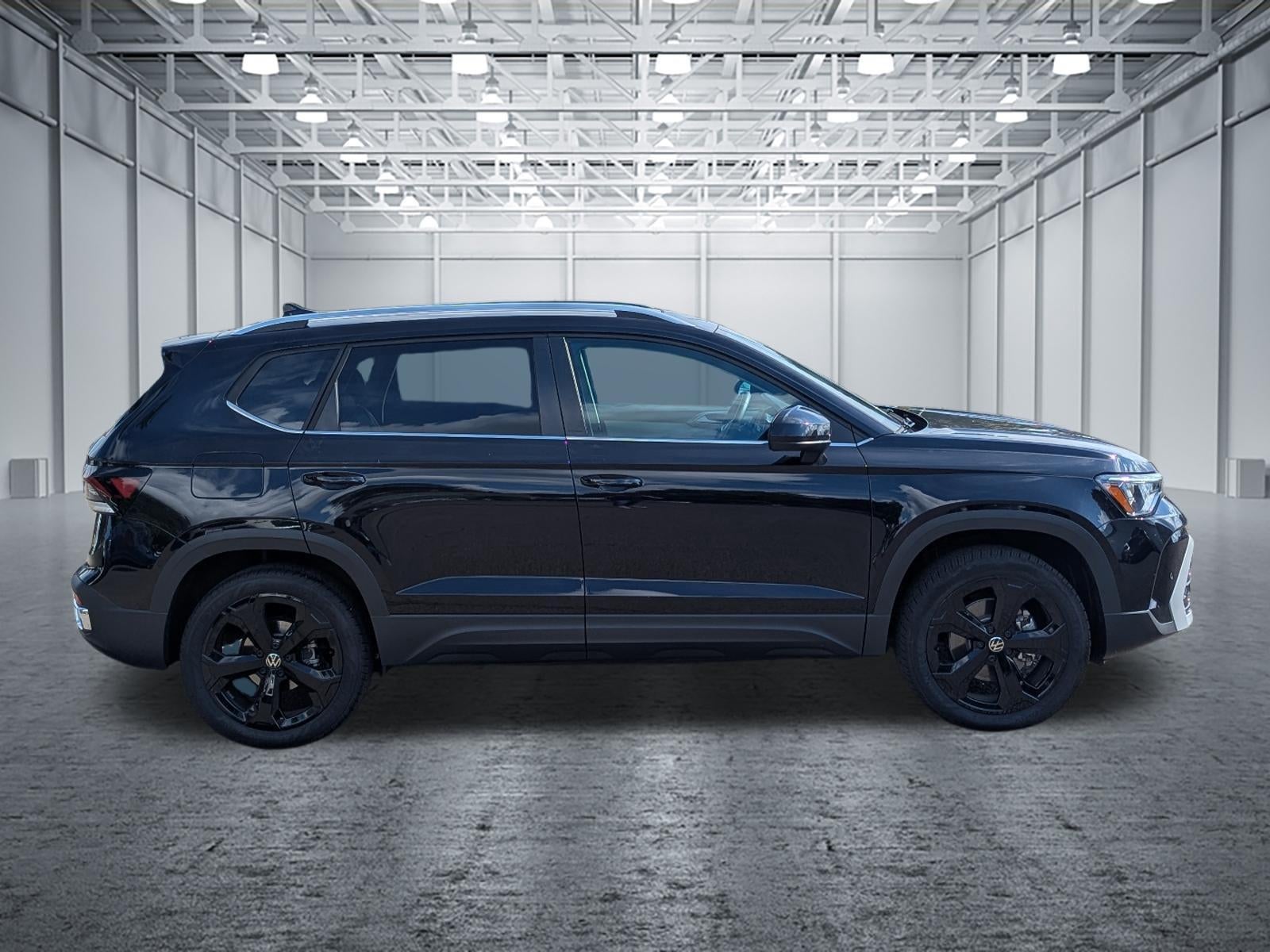 2025 Volkswagen Taos SEL 4MOTION