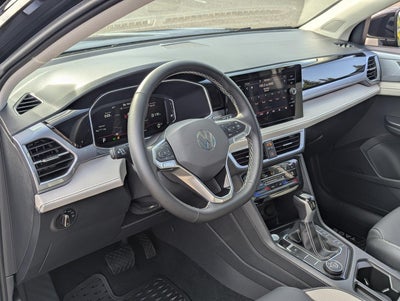 2025 Volkswagen Taos SEL 4MOTION