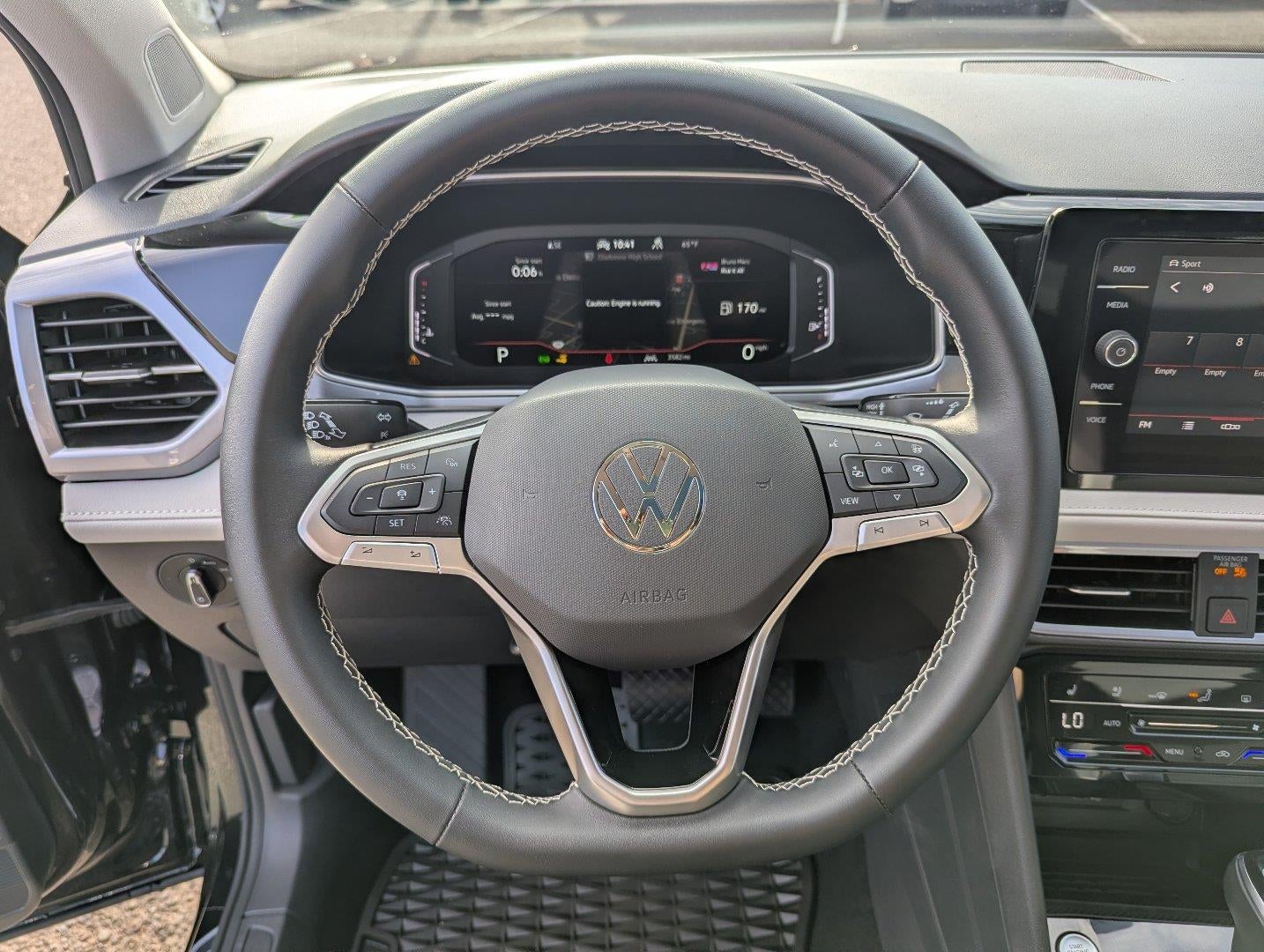 2025 Volkswagen Taos SEL 4MOTION
