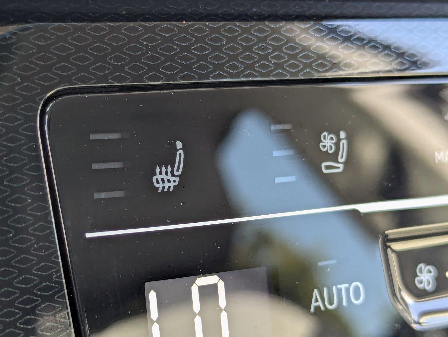 2025 Volkswagen Taos SEL 4MOTION