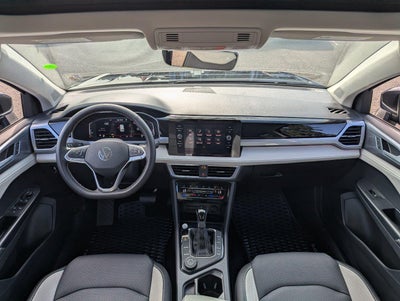 2025 Volkswagen Taos SEL 4MOTION