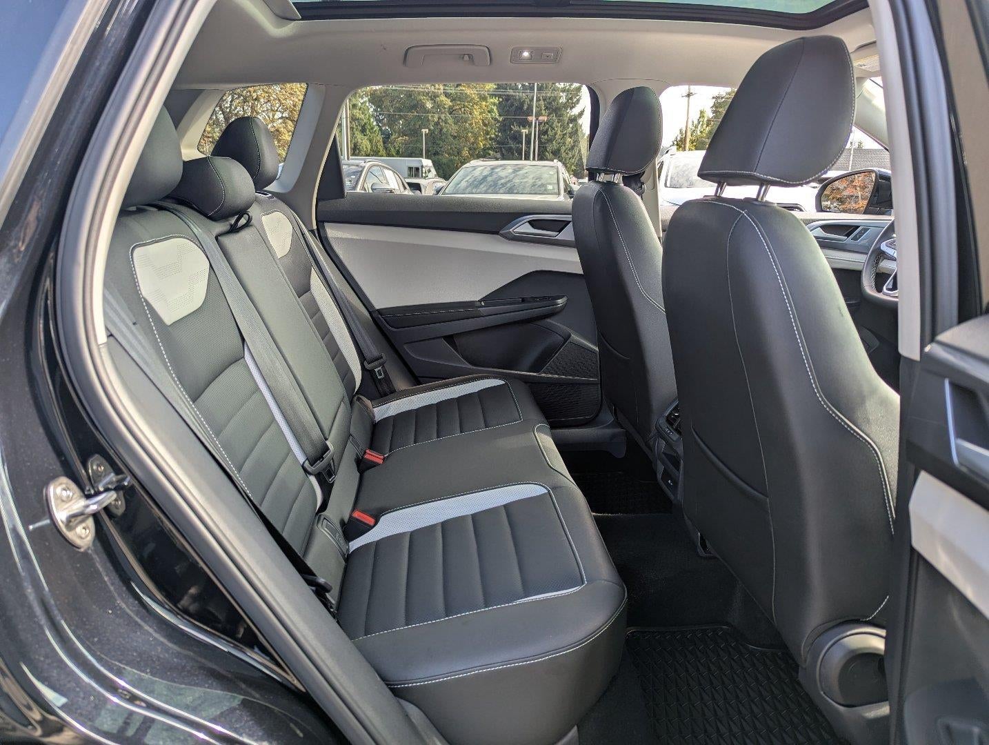2025 Volkswagen Taos SEL 4MOTION