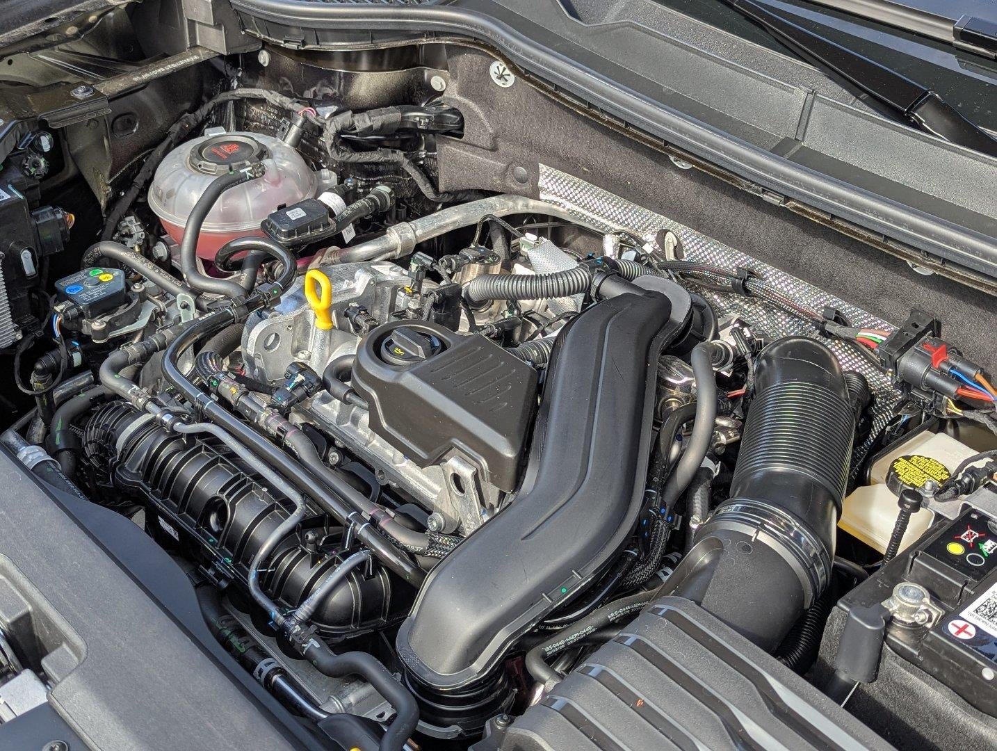 2025 Volkswagen Taos SEL 4MOTION