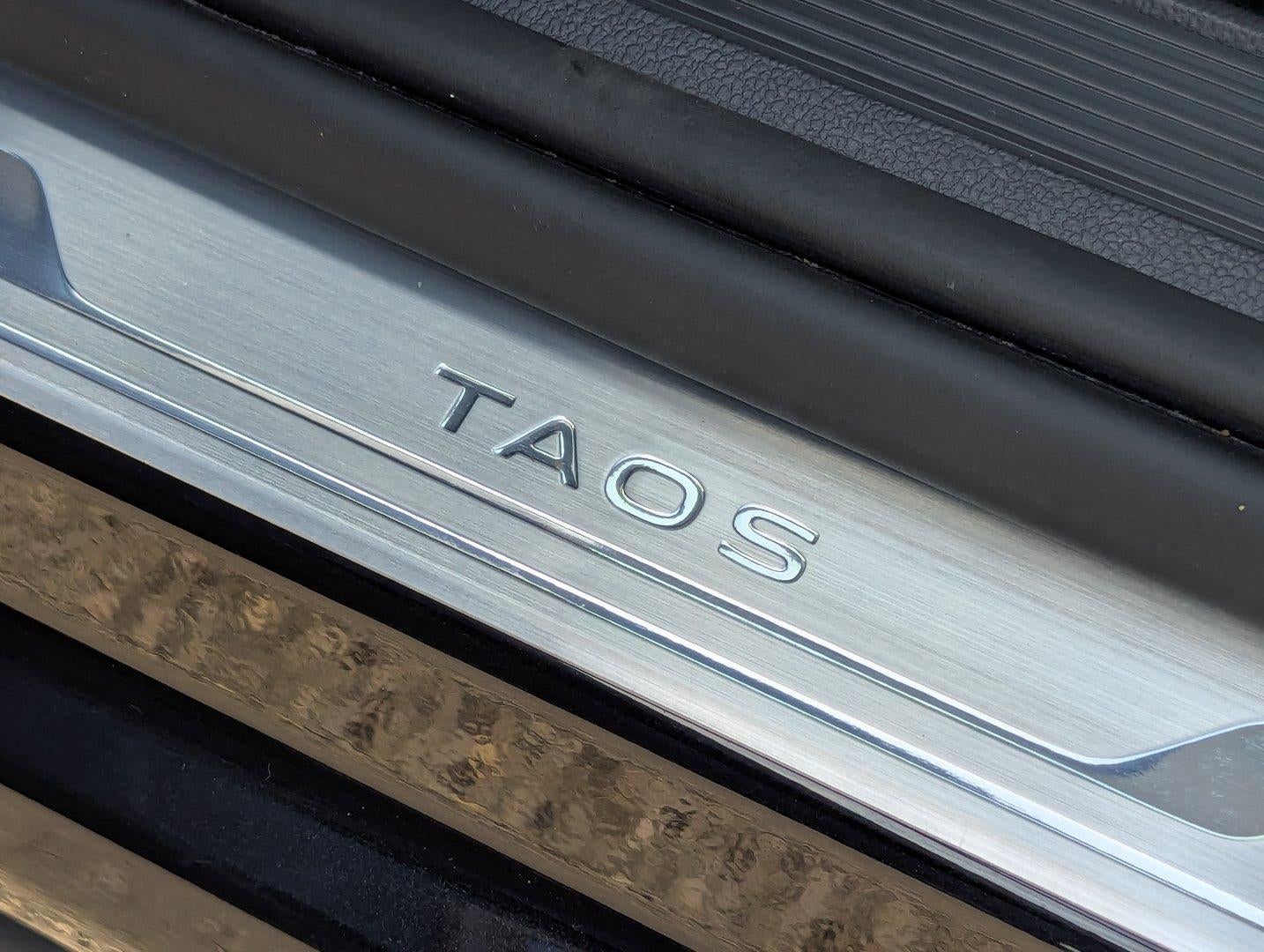 2025 Volkswagen Taos SEL 4MOTION