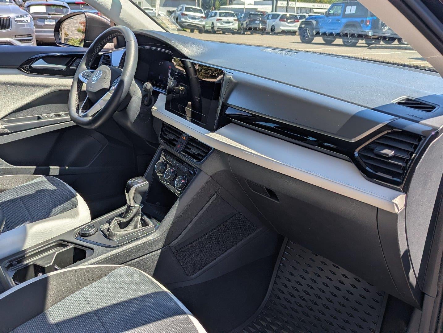 2025 Volkswagen Taos S