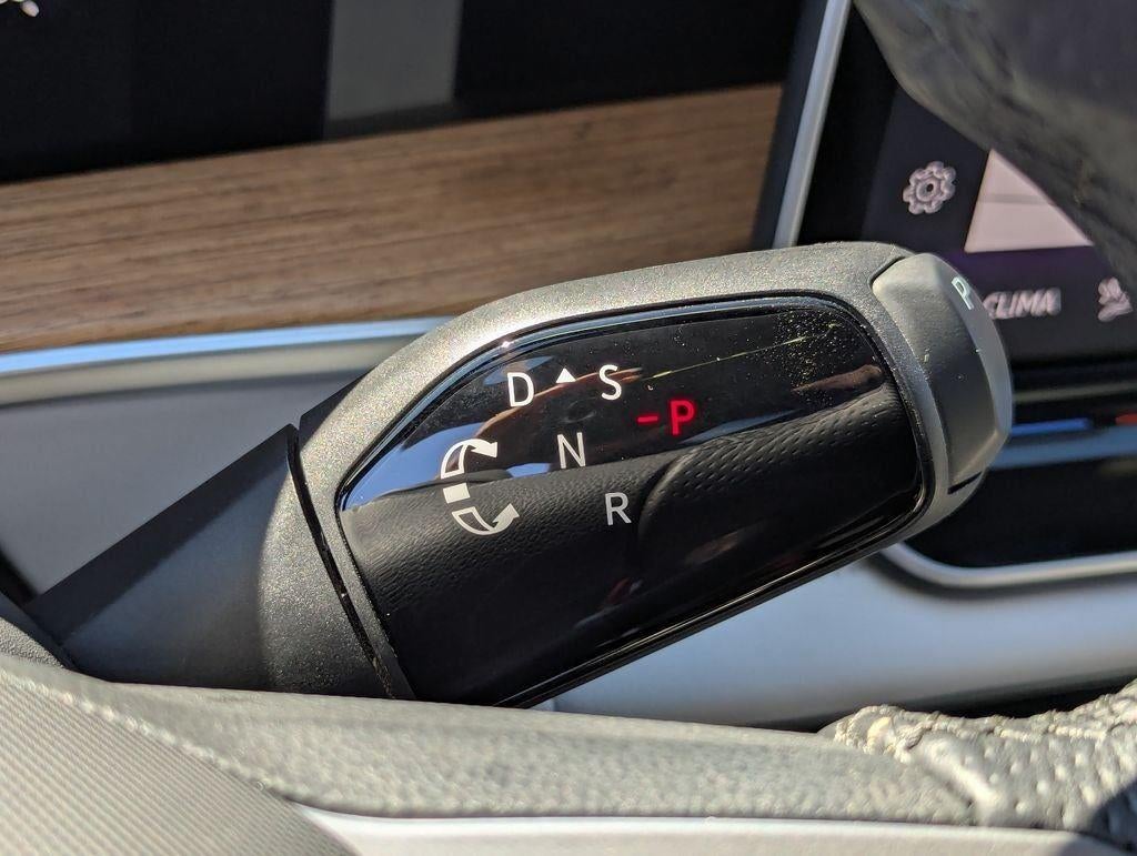 2025 Volkswagen Tiguan 2.0T SEL R-Line