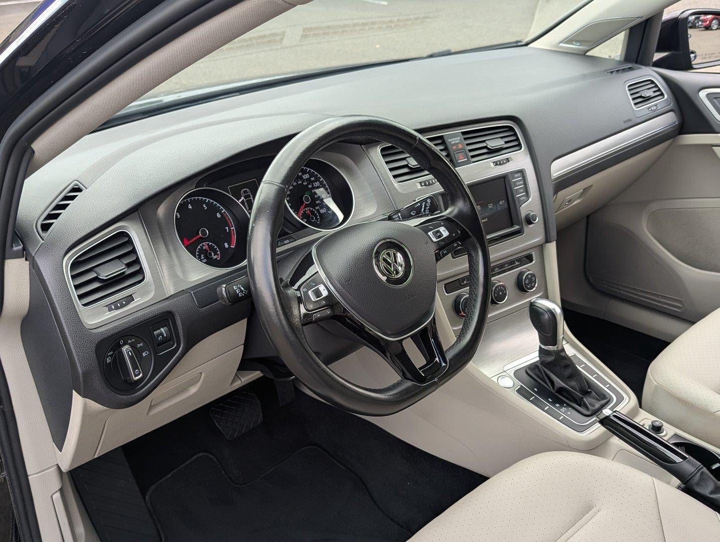 2016 Volkswagen Golf TSI SE