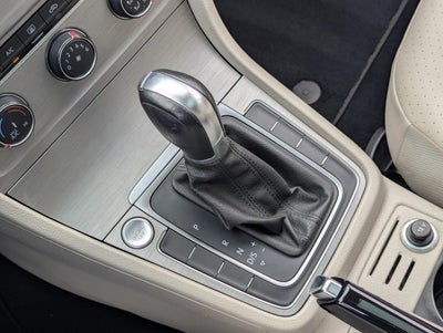 2016 Volkswagen Golf TSI SE