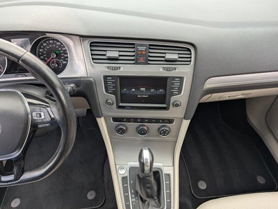 2016 Volkswagen Golf TSI SE