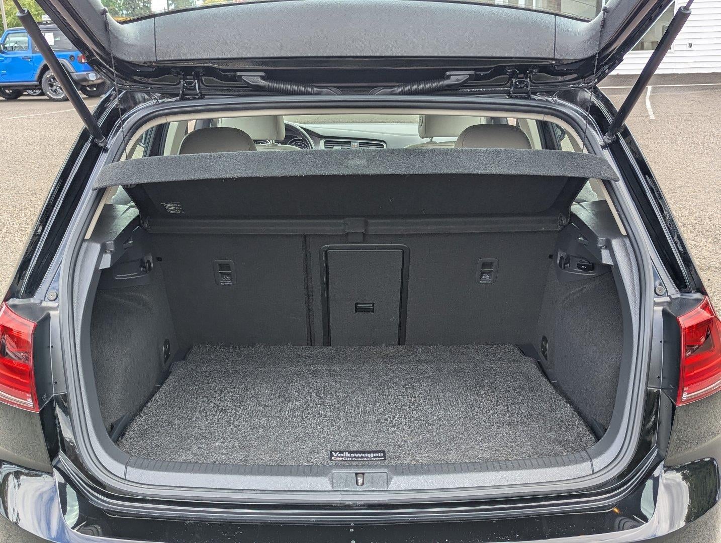 2016 Volkswagen Golf TSI SE