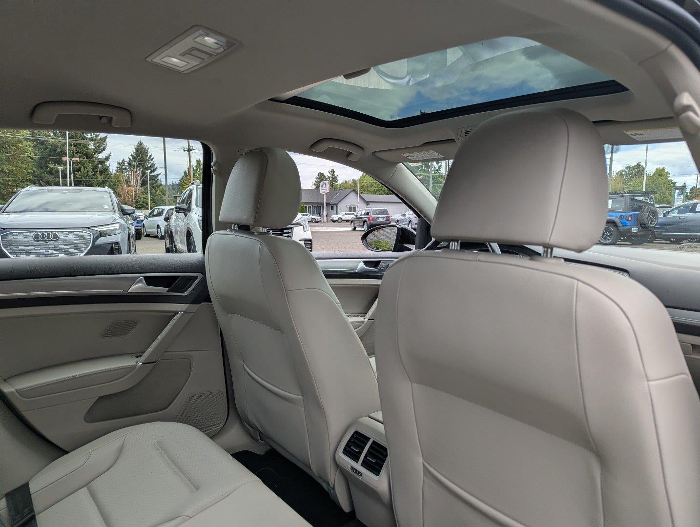 2016 Volkswagen Golf TSI SE