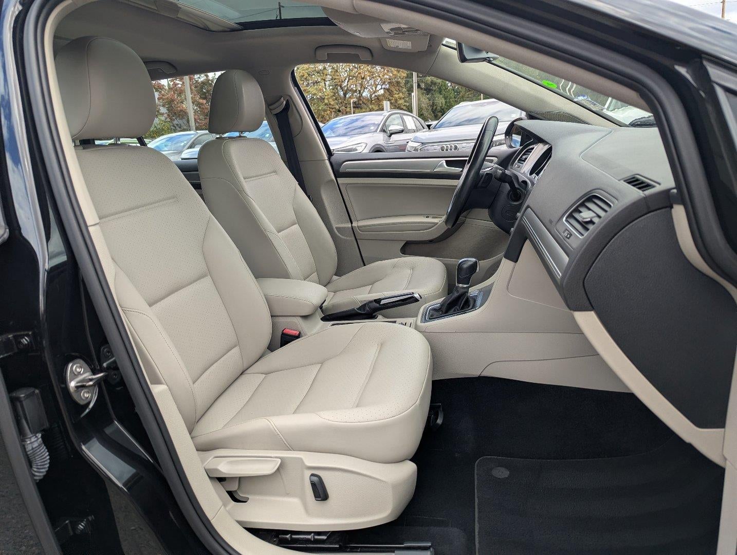 2016 Volkswagen Golf TSI SE