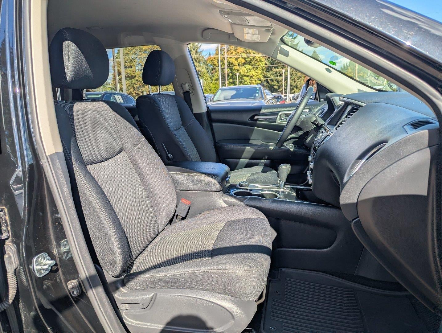 2019 Nissan Pathfinder SV