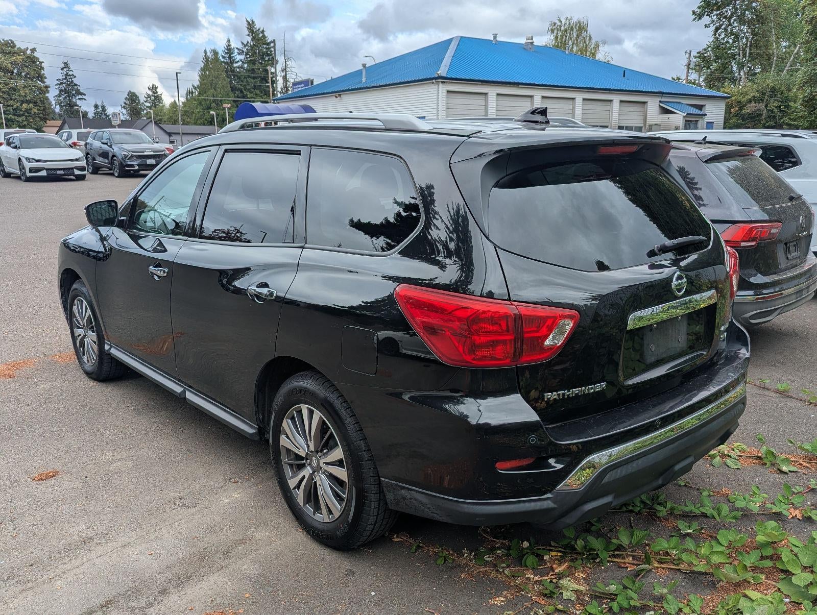 2019 Nissan Pathfinder SV