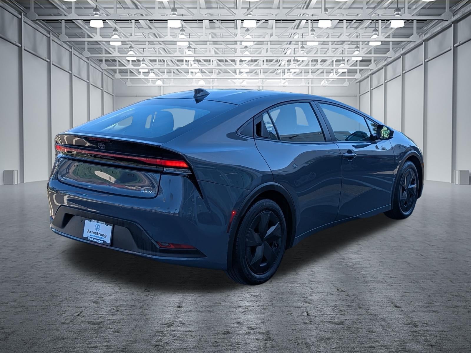 2025 Toyota Prius LE