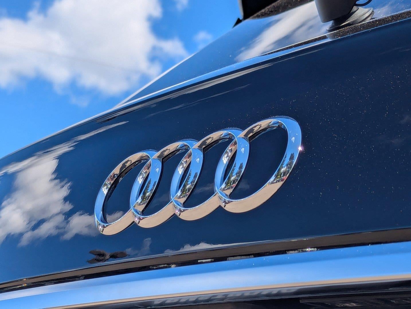 2023 Audi Q5 S line Premium