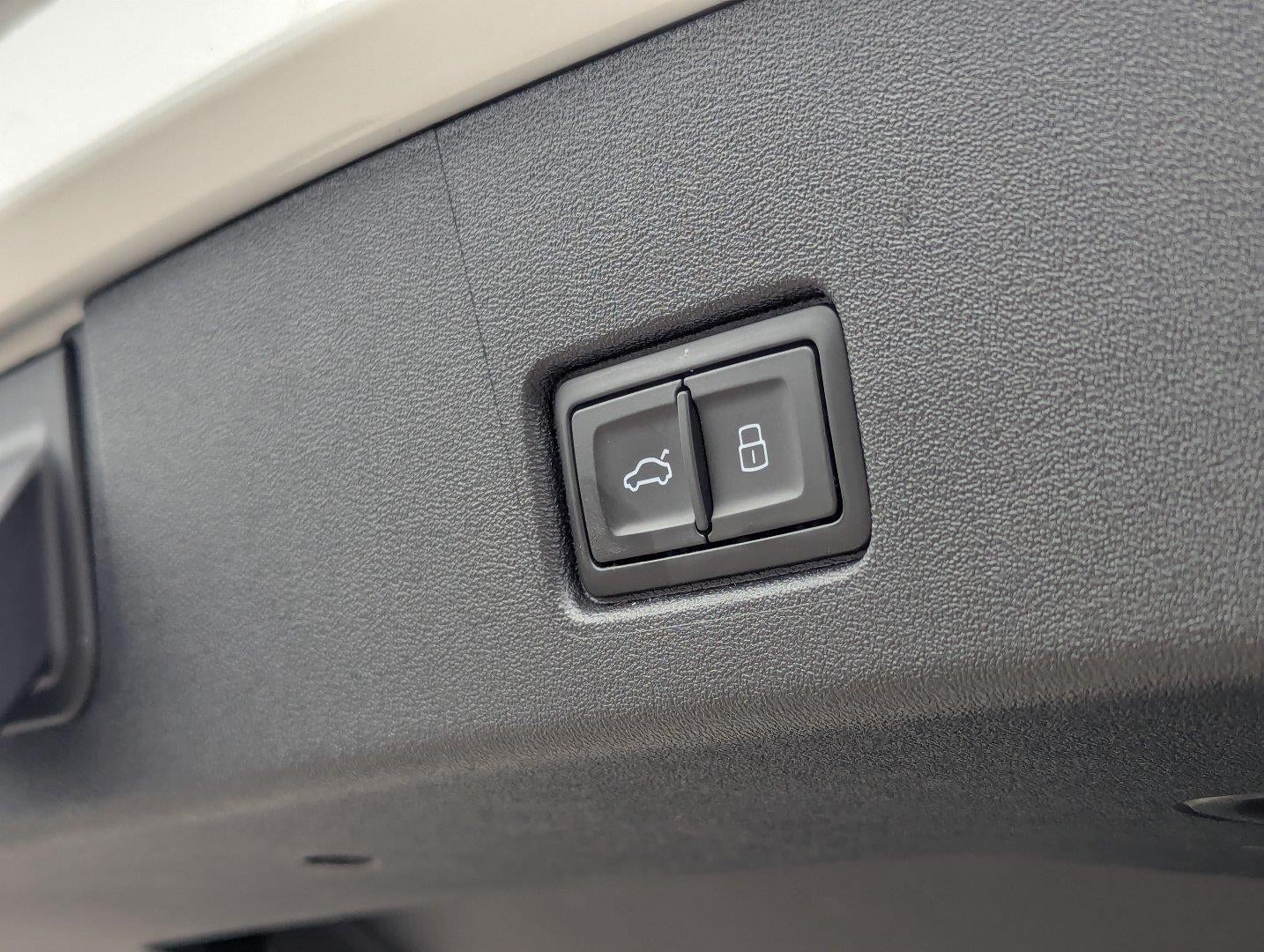 2024 Audi Q4 e-tron Premium