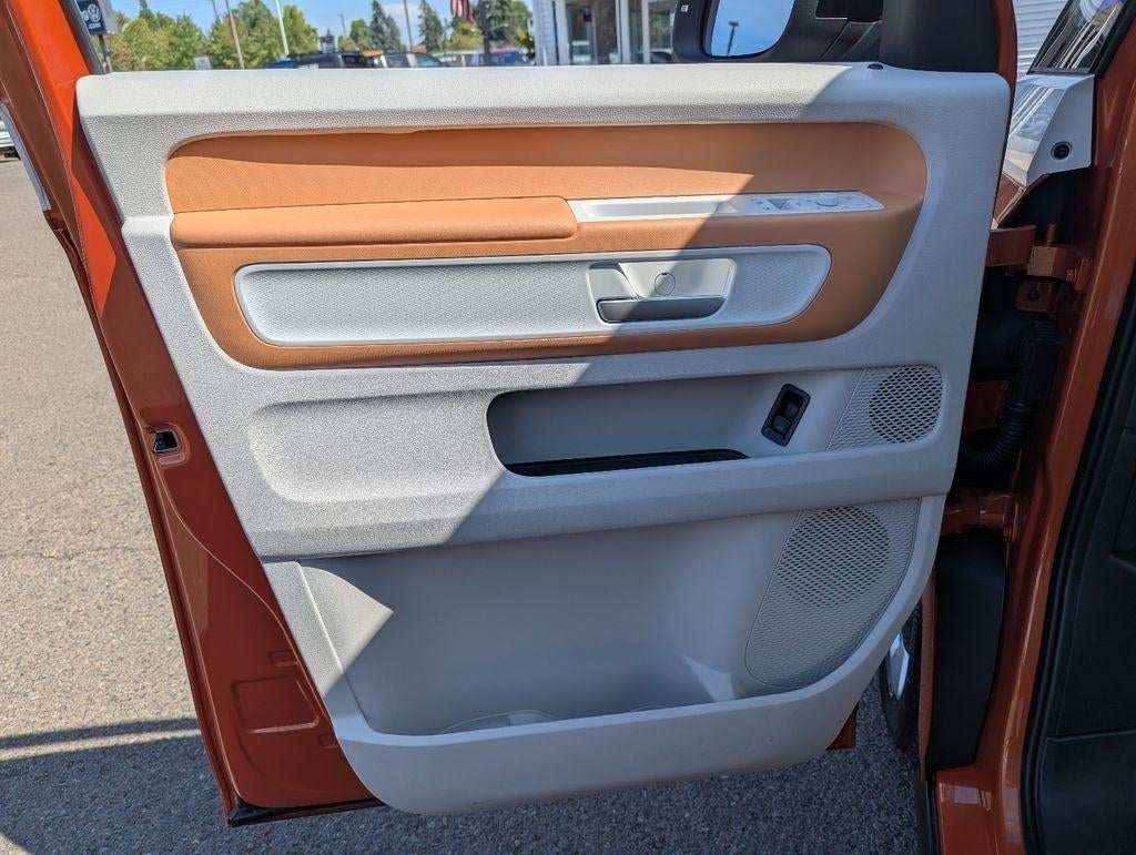 2025 Volkswagen ID. Buzz Pro S Plus
