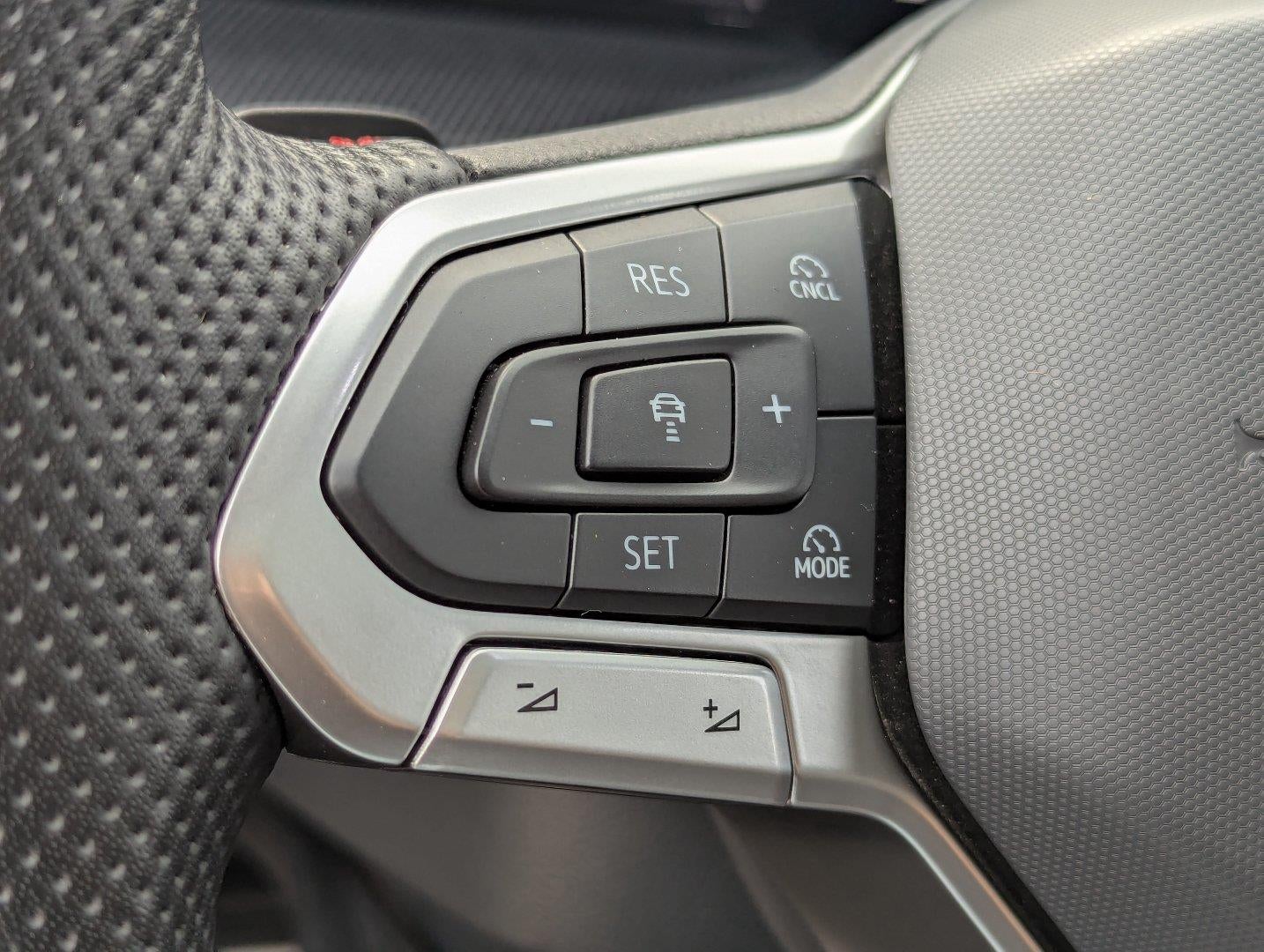 2025 Volkswagen Golf GTI SE