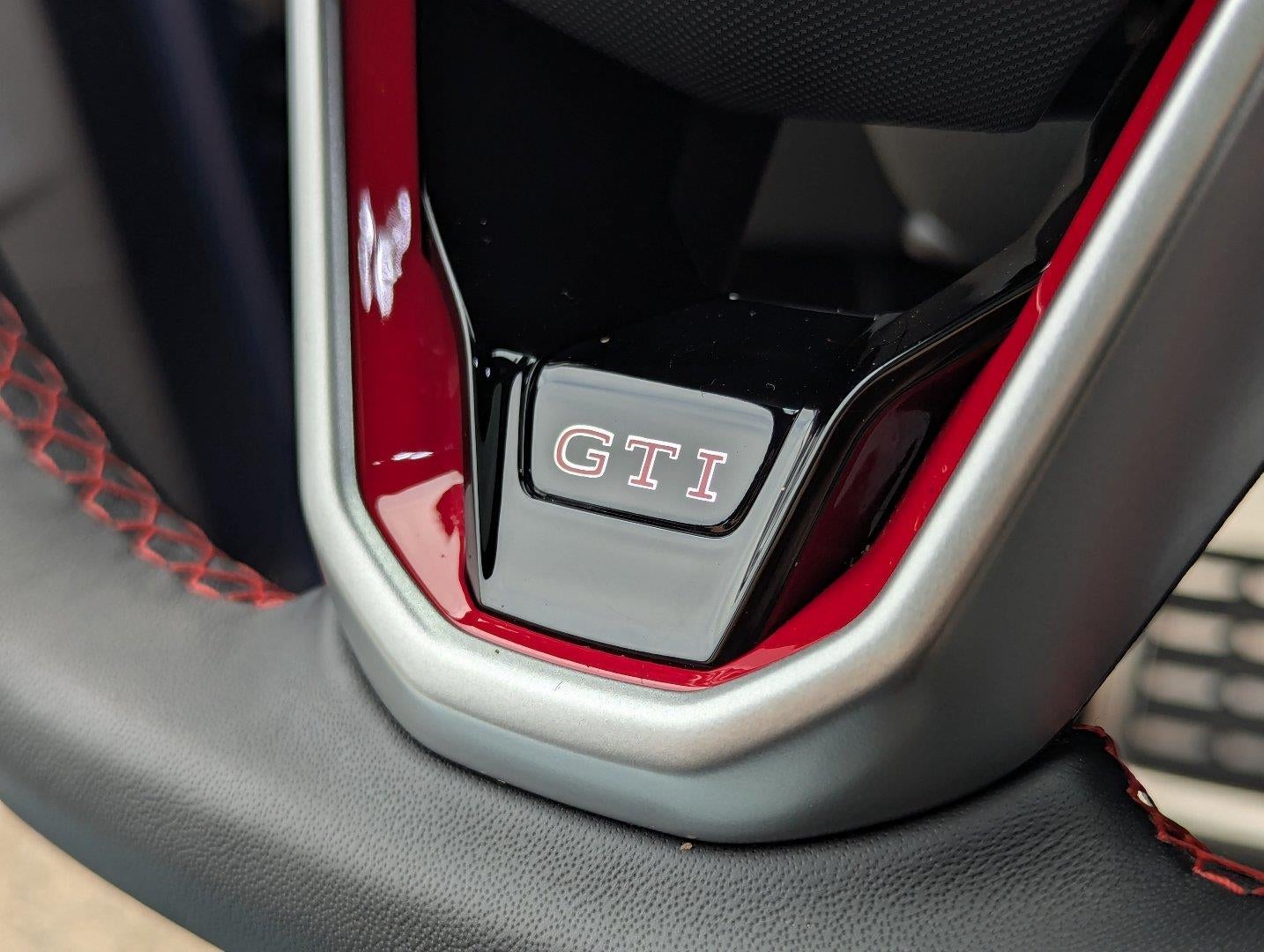 2025 Volkswagen Golf GTI SE