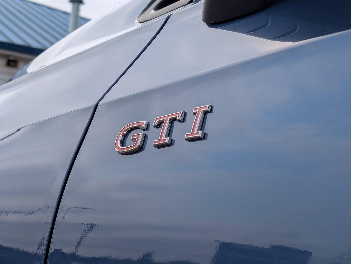 2025 Volkswagen Golf GTI SE