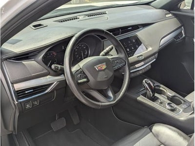 2023 Cadillac XT4 Premium Luxury