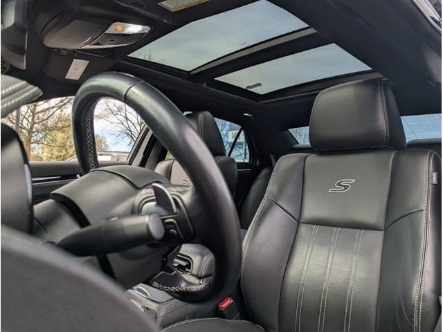 2022 Chrysler 300 S