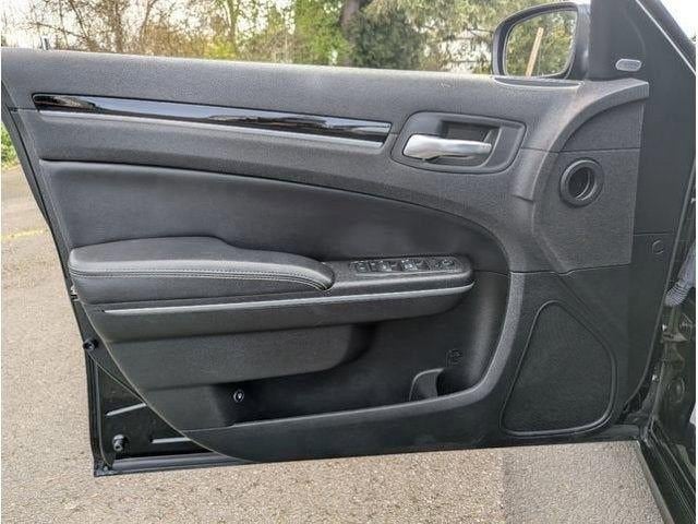 2022 Chrysler 300 300S