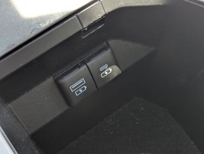 2022 Toyota Camry Hybrid XLE