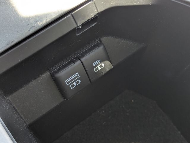2022 Toyota Camry Hybrid XLE