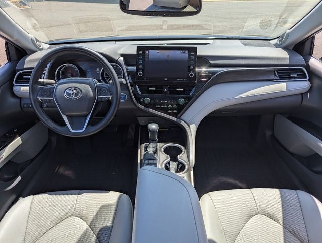 2022 Toyota Camry Hybrid XLE