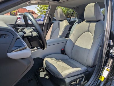 2022 Toyota Camry Hybrid XLE