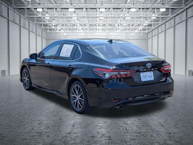 2022 Toyota Camry Hybrid XLE