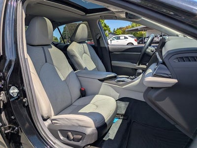 2022 Toyota Camry Hybrid XLE