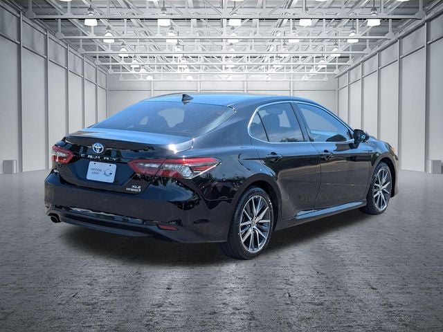 2022 Toyota Camry Hybrid XLE