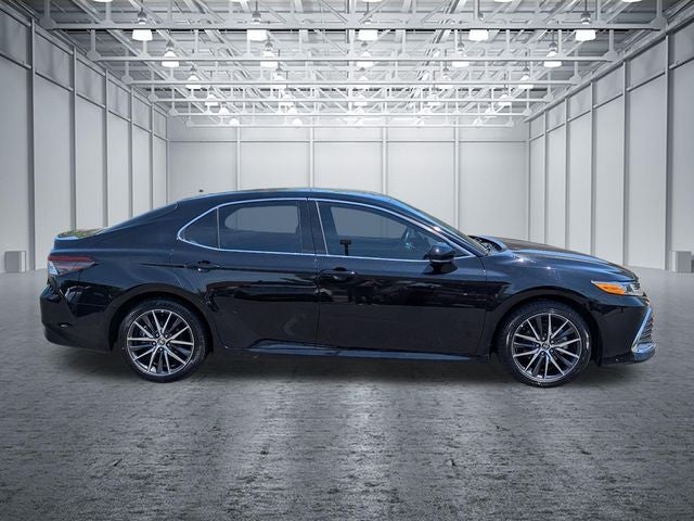 2022 Toyota Camry Hybrid XLE