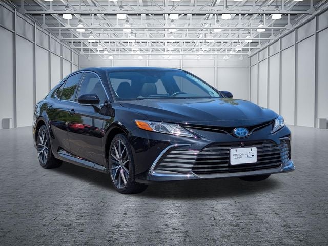 2022 Toyota Camry Hybrid XLE