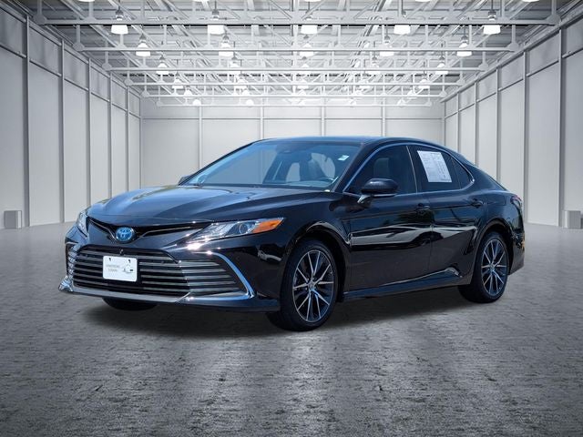 2022 Toyota Camry Hybrid XLE