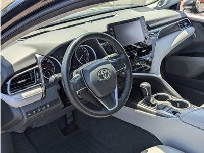 2022 Toyota Camry Hybrid XLE
